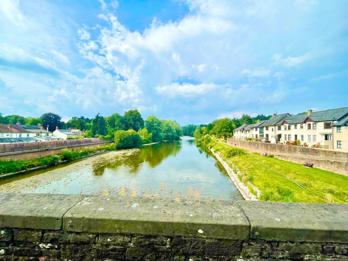 Penderi House Usk With Cymru Holidays Esterno foto