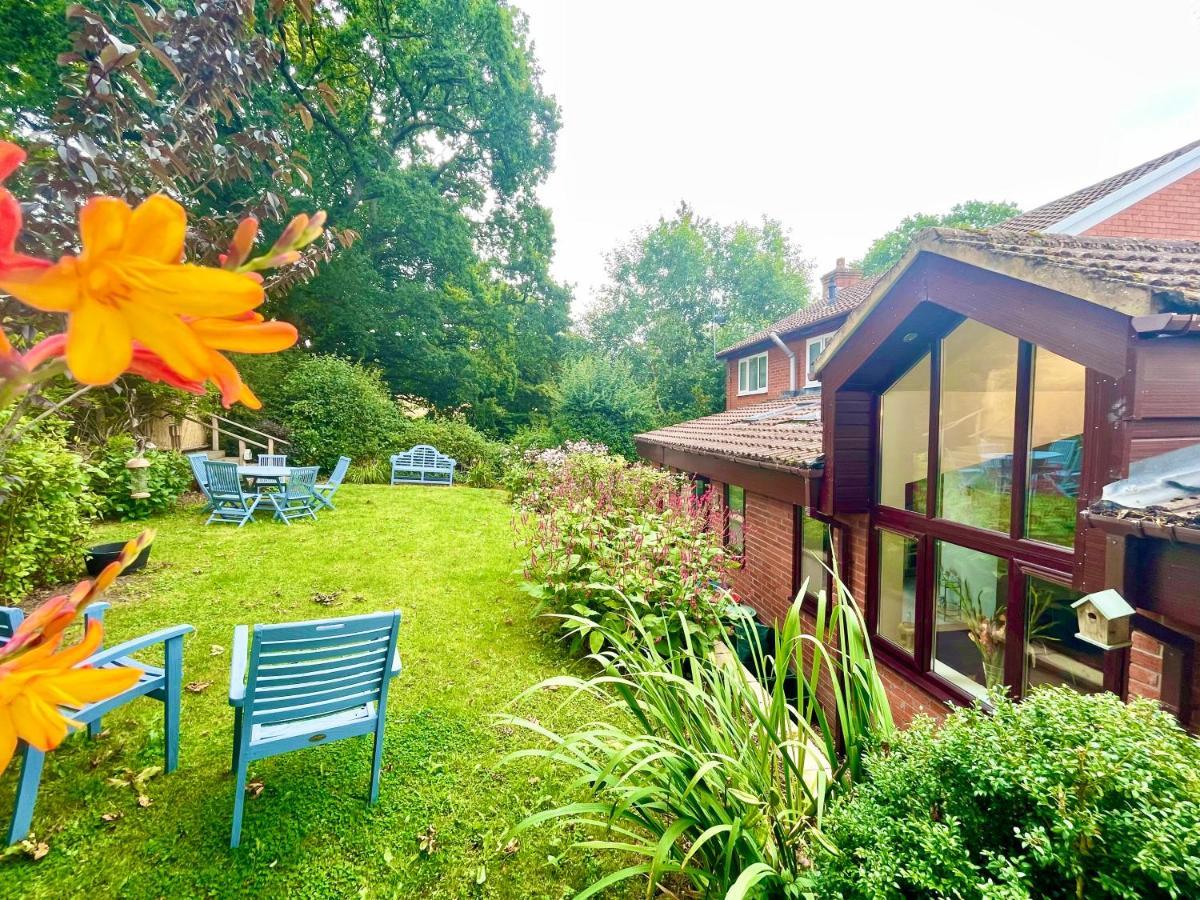 Penderi House Usk With Cymru Holidays Esterno foto
